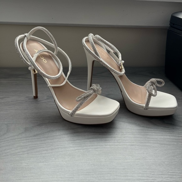 Aldo “Domenica” white heels - Picture 2 of 5